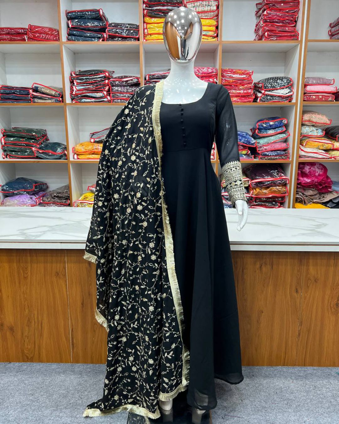 Exquisite Gowns For Women Elevate Your Style With Black Colour